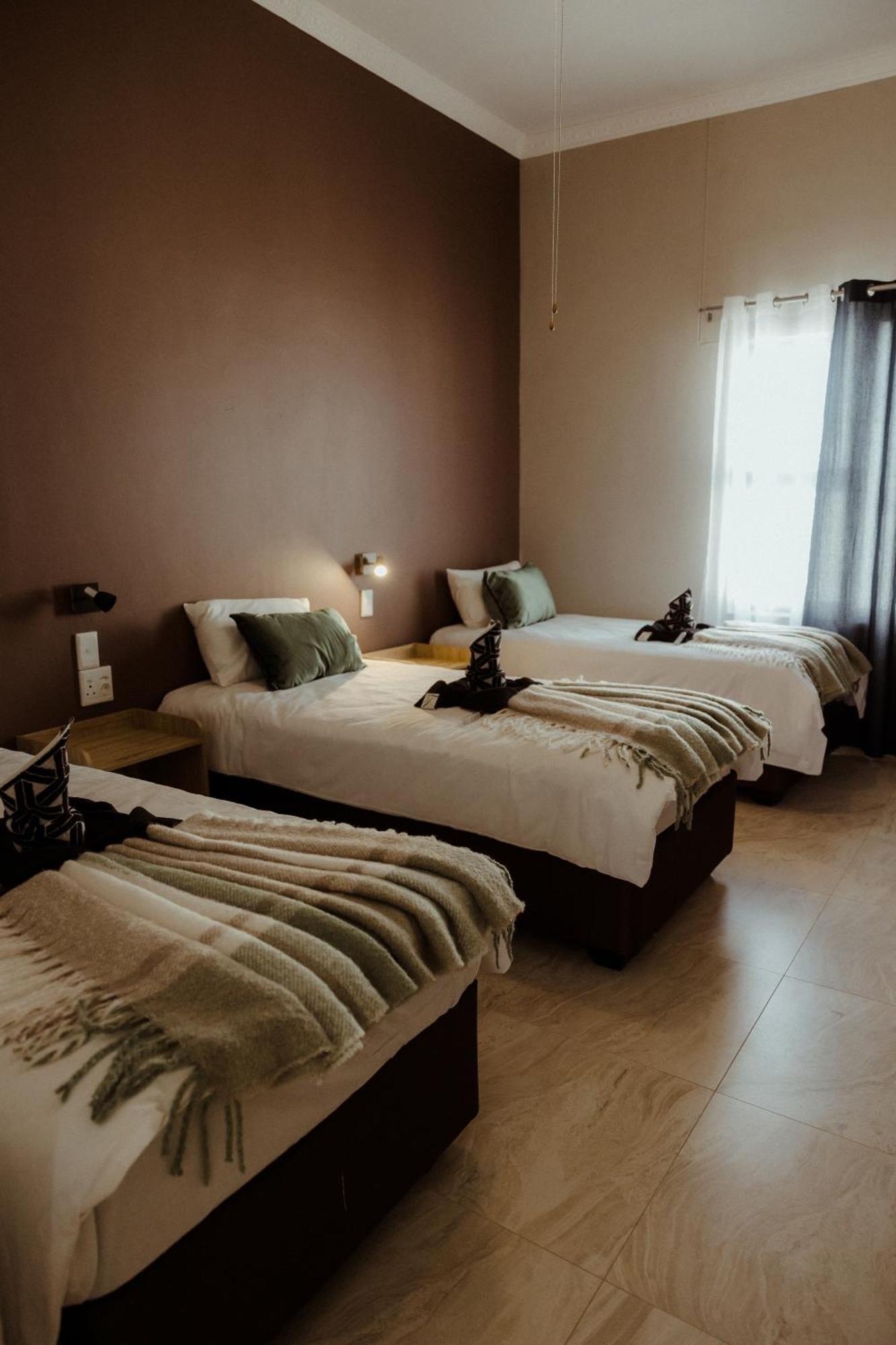 Out Of Africa Town Lodge Otjiwarongo Exterior foto